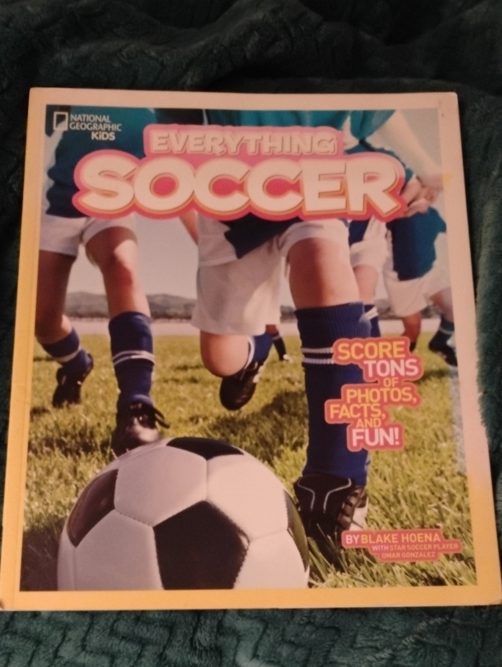 National Geographic Everything Soccer - Blue, White, Black